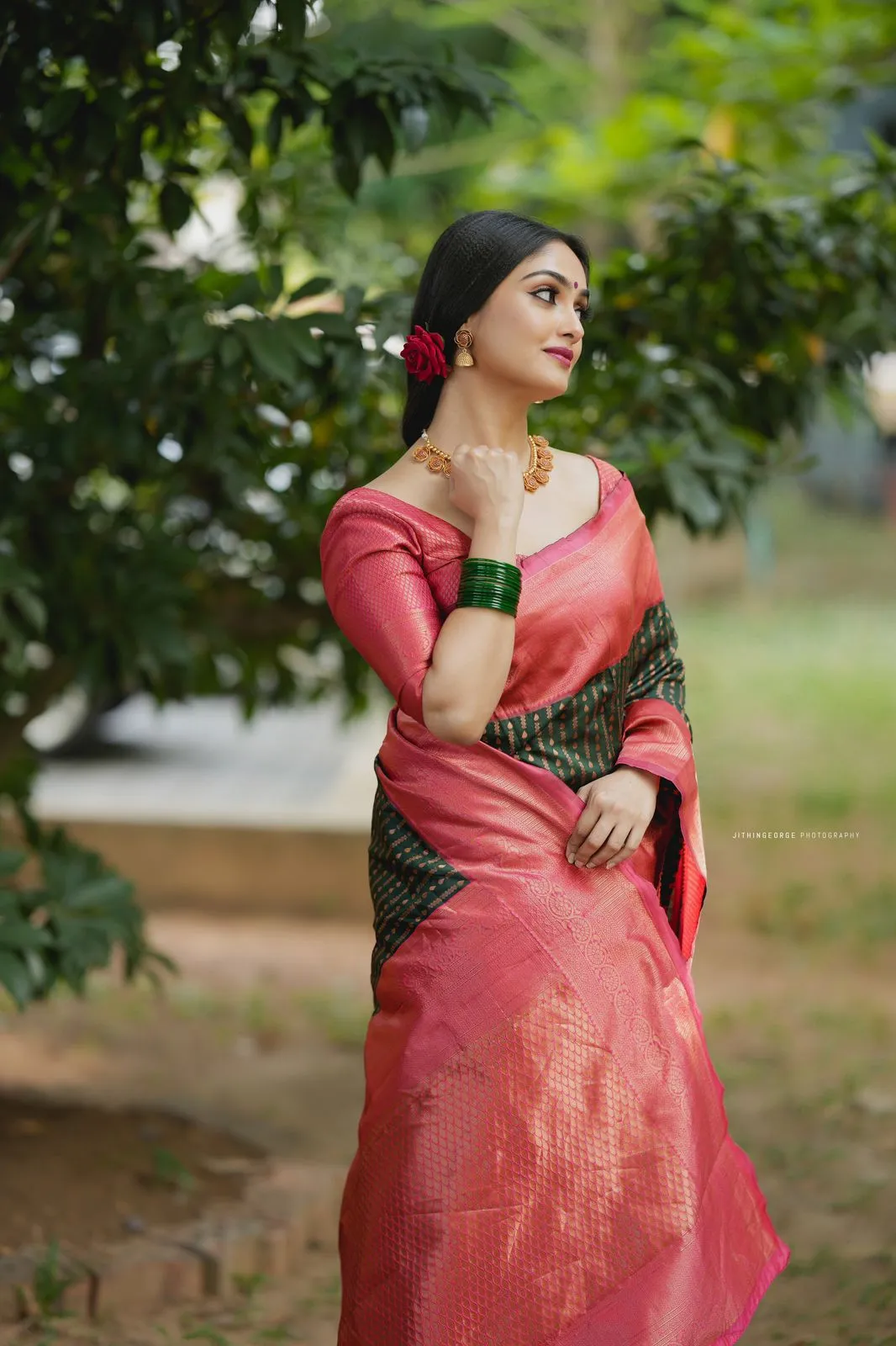 Delectable Green Soft Silk Saree With Confounding Blouse Piece