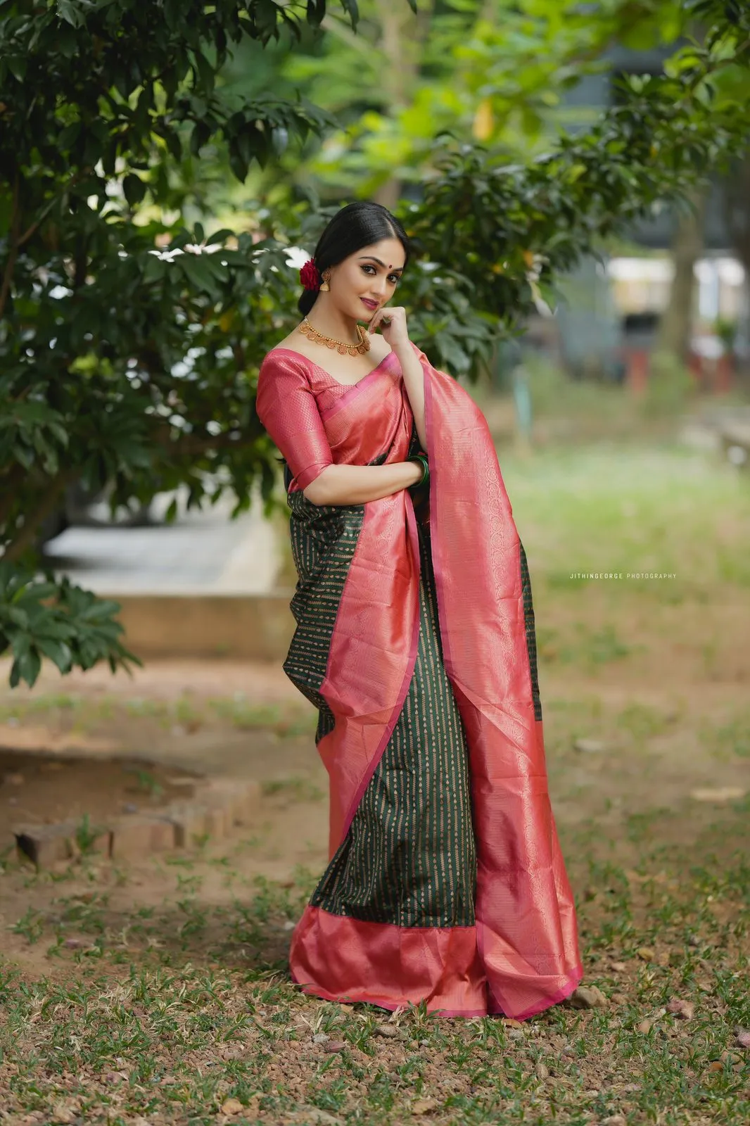 Delectable Green Soft Silk Saree With Confounding Blouse Piece