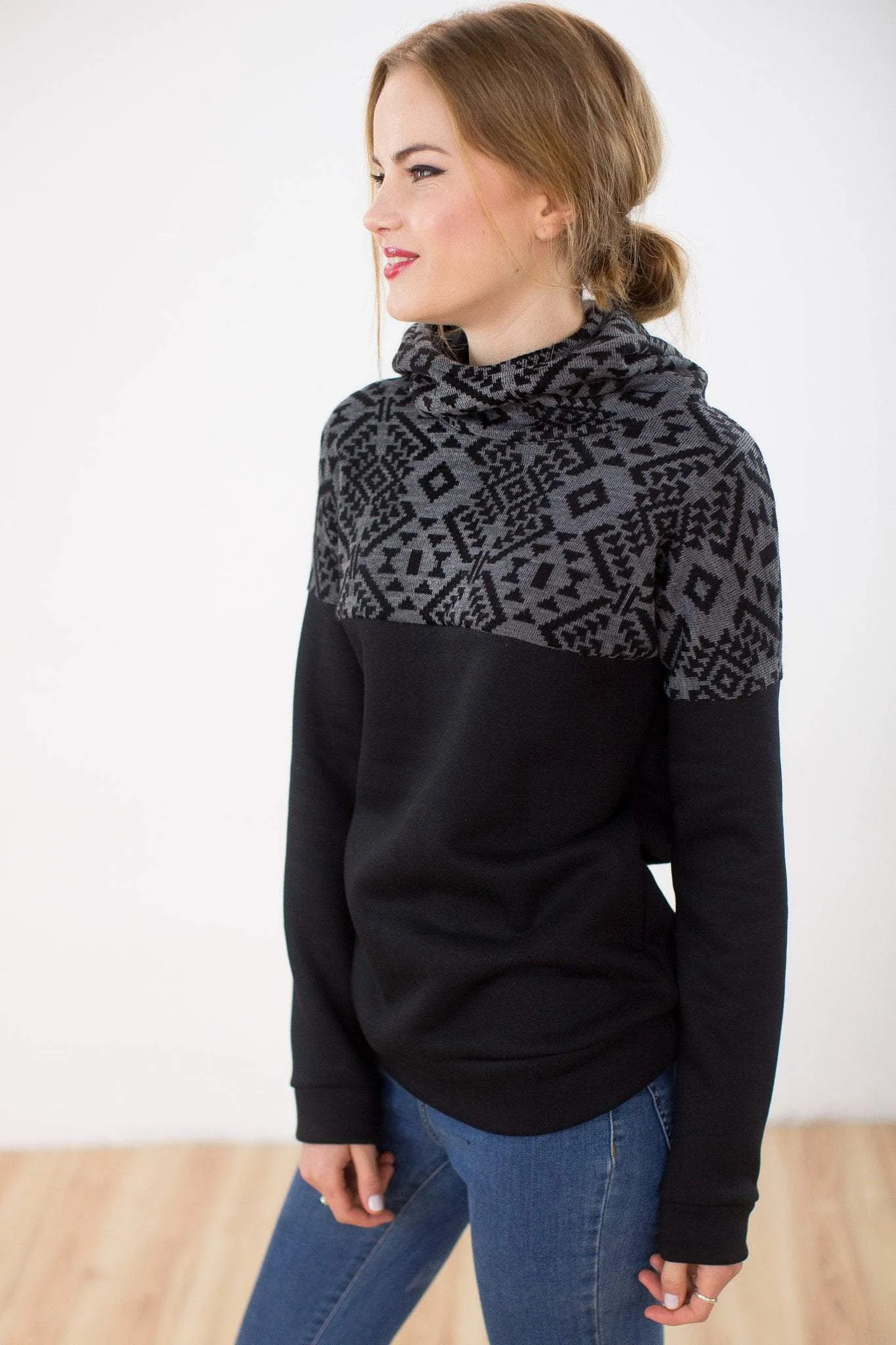 Hoodie To Go Black Aztec