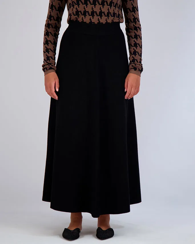 KNIT A LINE MAXI SKIRT-BLACK