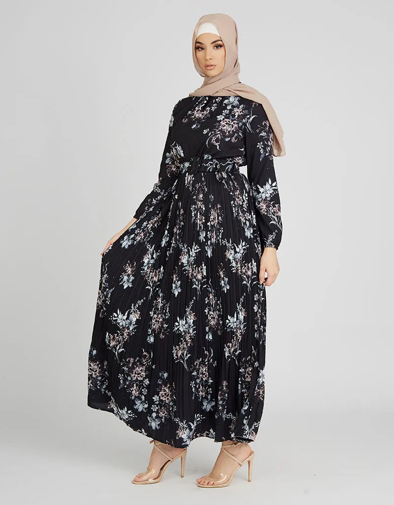 Round Neck Detailed Maxi Dress