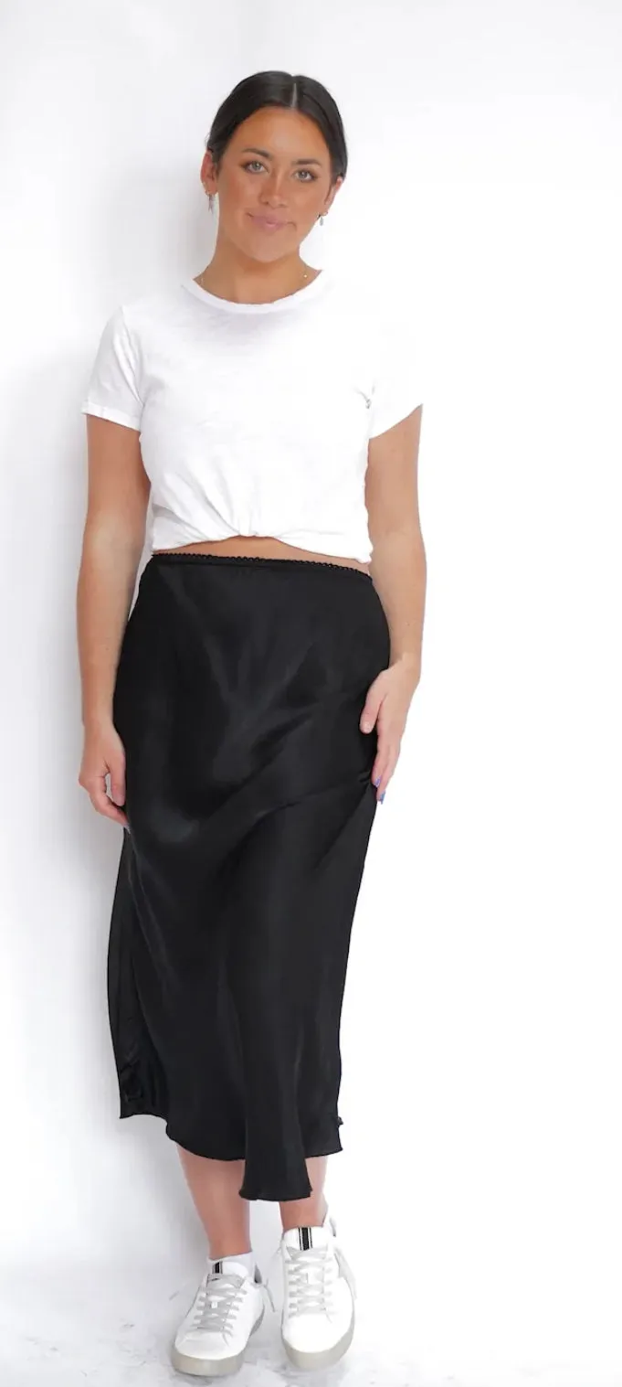 TBC Viscose Silky Skirt Black