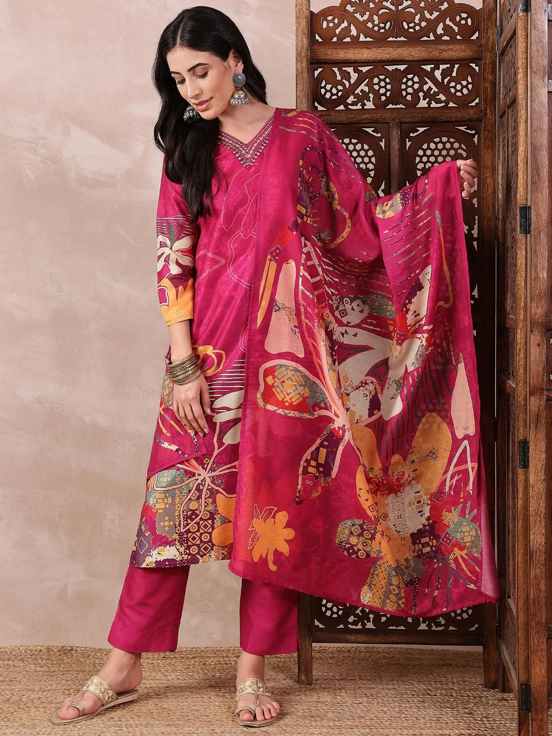 Women Pink Silk Blend Floral Printed Straight Kurta Trouser With Dupatta